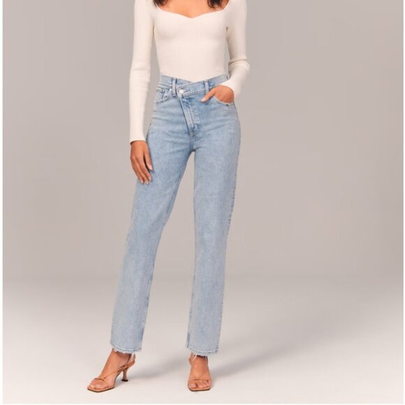 Abercrombie & Fitch Denim - Abercrombie Ultra High Rise 90s Straight Jean Light Wash Cross Waist Size 24